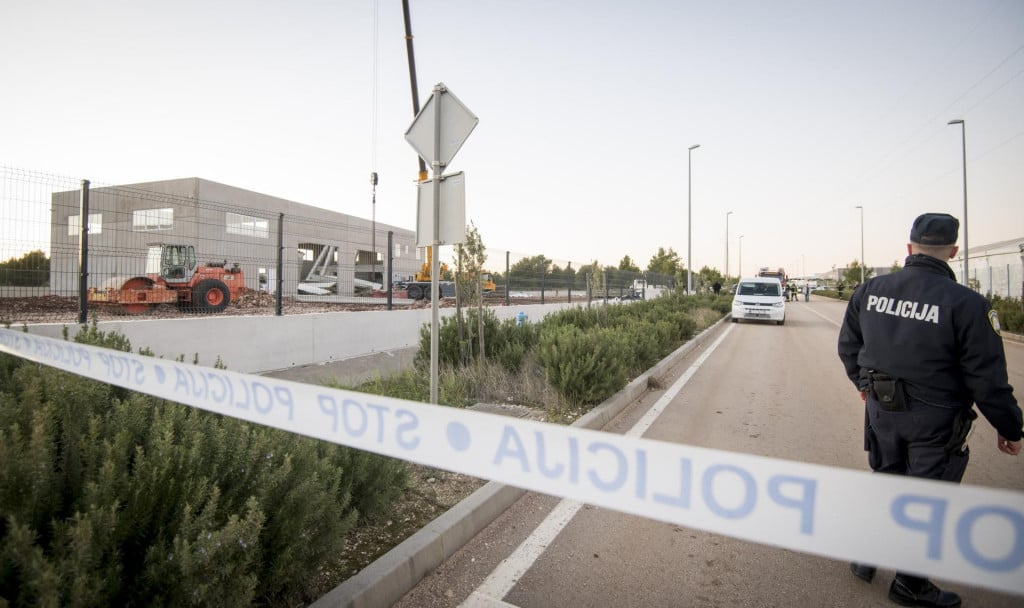 &lt;p&gt;U industrijskoj zoni Podi urušio se krov hale. Jedna osoba je smrtno stradala&lt;/p&gt;