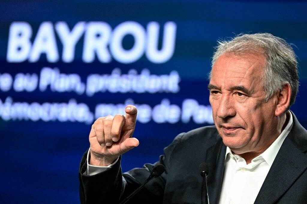 &lt;p&gt; Francois Bayrou predsjednik je centrističke stranke MoDem koju je sam osnovao i blizak Macronov suradnik kojeg podržava otkako je postao predsjednikom&lt;/p&gt;