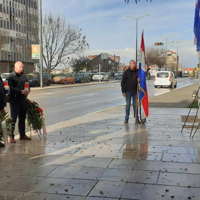 &lt;p&gt;Polaganje vijenaca i paljenje svijeća pred spomen obilježjem na Baldekinu&lt;/p&gt;