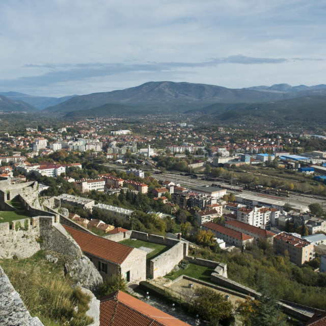 &lt;p&gt;Knin, 241016.&lt;br&gt;
Pogled na grad Knin sa kninske tvrdjave.&lt;br&gt;
Tom Dubravec/Hanza Media&lt;/p&gt;