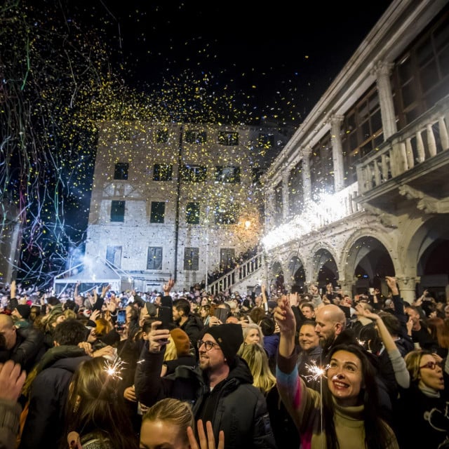 &lt;p&gt;Jedan od najuzbudljivijih talijanskih bendova, Savana Funk, nastupit će na trgu ispred katedrale sv. Jakova u Šibeniku odmah nakon nastupa Marija Biondija, u sklopu dočeka Nove godine.&lt;/p&gt;