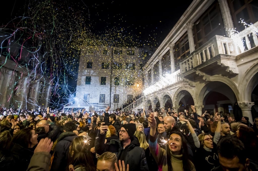 &lt;p&gt;Jedan od najuzbudljivijih talijanskih bendova, Savana Funk, nastupit će na trgu ispred katedrale sv. Jakova u Šibeniku odmah nakon nastupa Marija Biondija, u sklopu dočeka Nove godine.&lt;/p&gt;