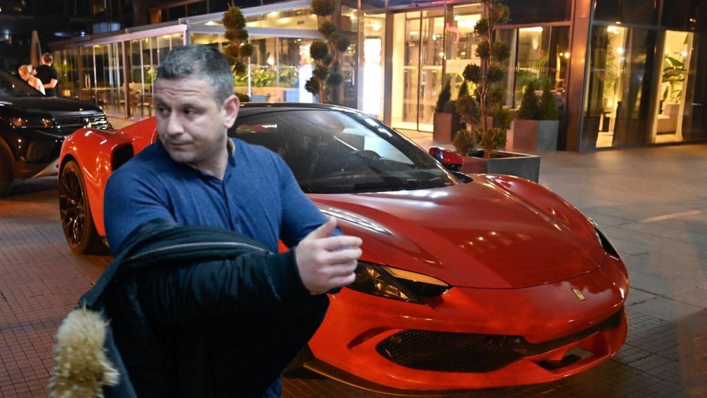 &lt;p&gt;Ivko Marić i Ferrari u kojem je vozio Bartulicu&lt;/p&gt;