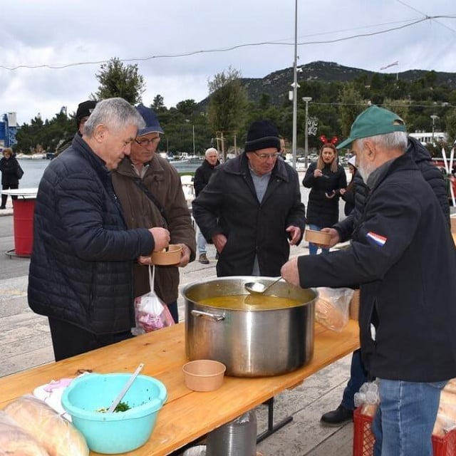 &lt;p&gt;Pločani uživali u vrhunski pripremljenom bakalaru&lt;/p&gt;