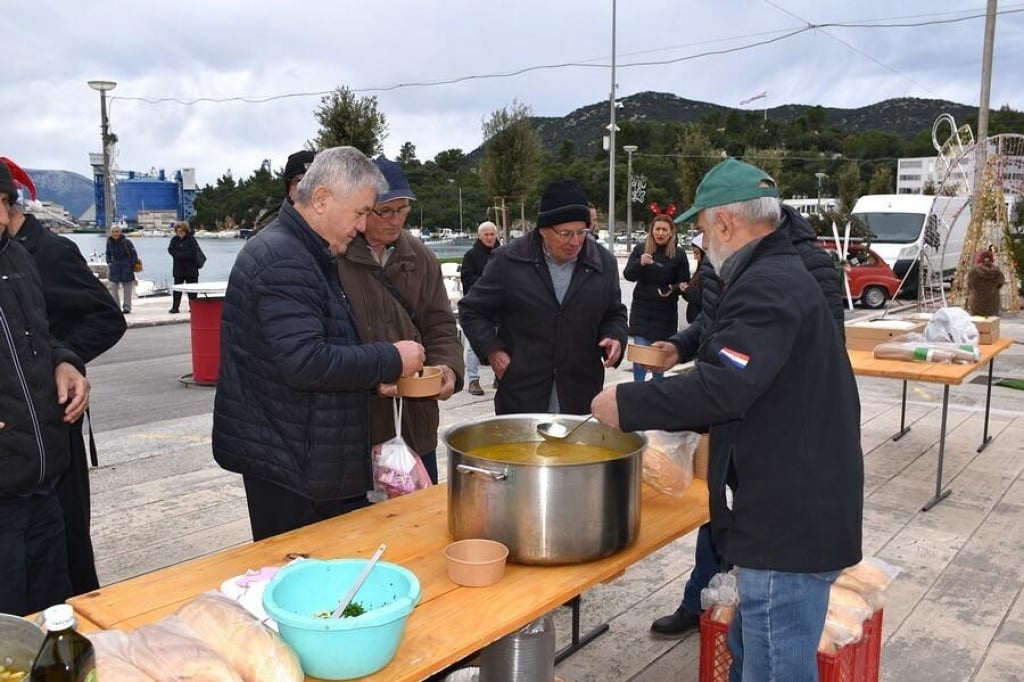 &lt;p&gt;Pločani uživali u vrhunski pripremljenom bakalaru&lt;/p&gt;