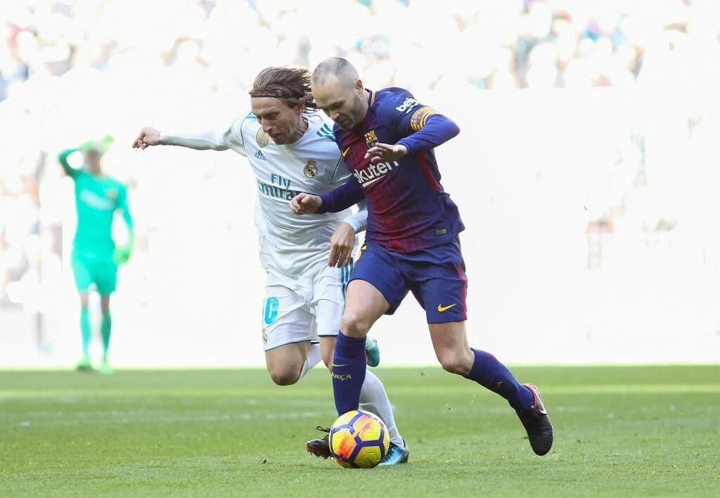 &lt;p&gt;Luka Modrić i Andreas Iniesta u duelu&lt;/p&gt;