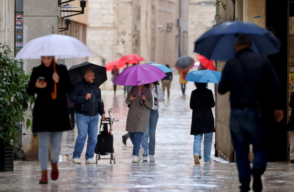 &lt;p&gt;Zadar, 051122.&lt;br&gt;
Zadarsko podrucje zahvatila je jaka bura s kisom.&lt;br&gt;