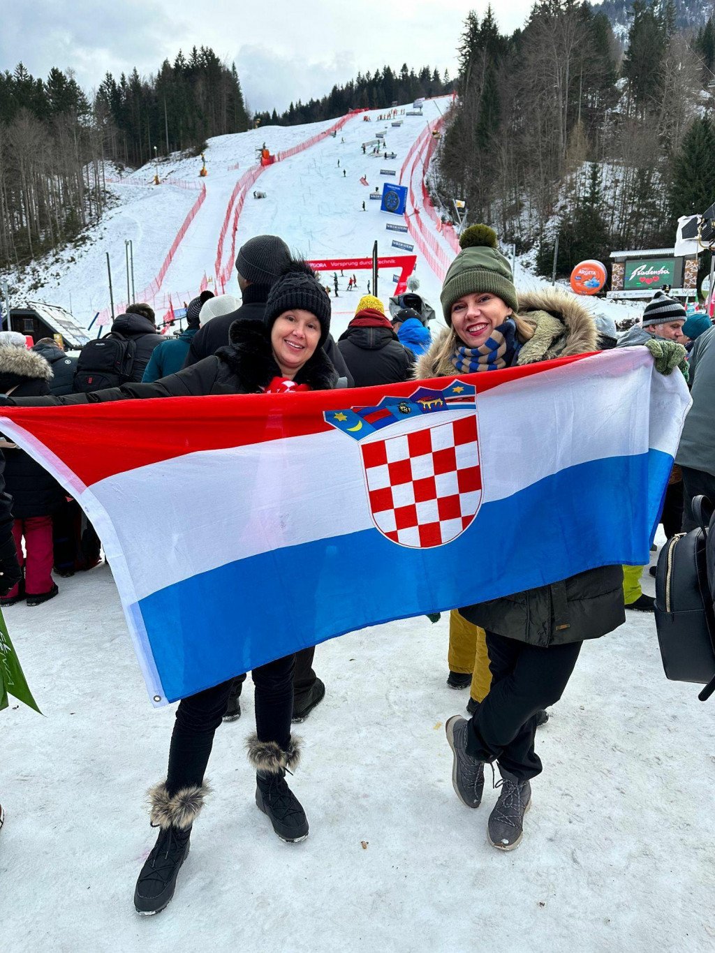 &lt;p&gt;Pobjednicu slaloma Zrinku Ljutić u Kranjskoj Gori bodrile su i Dubrovkinje, Nikolina Klaić i Zrinka Raguž&lt;/p&gt;