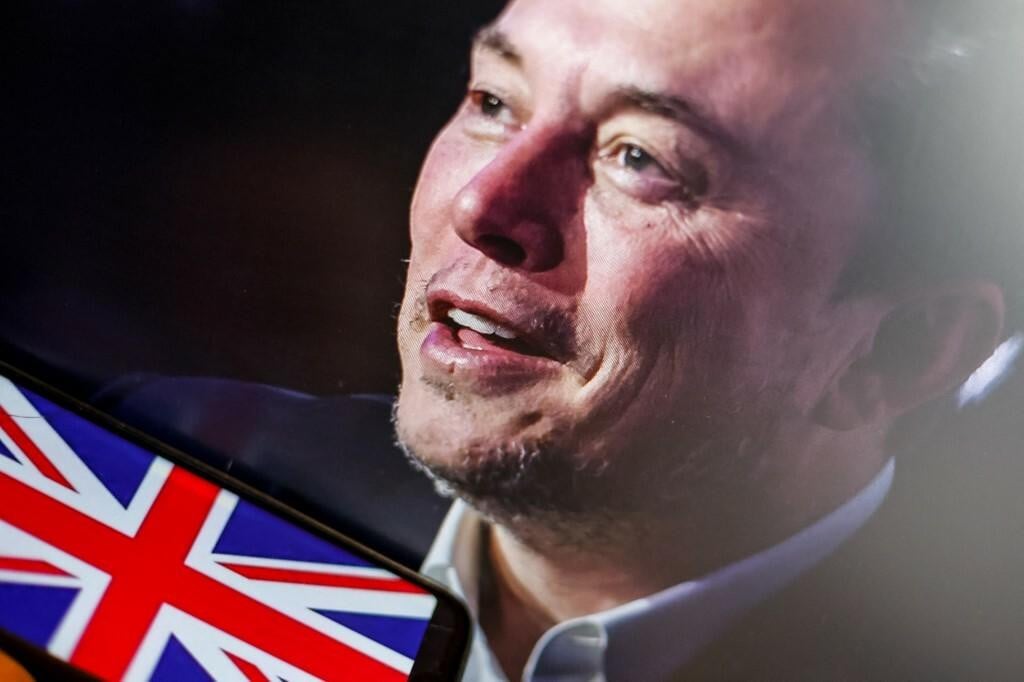 &lt;p&gt;Milijarder Elon Musk održao je privatne razgovore sa saveznicima o mogućim načinima rušenja britanskog premijera Keira Starmera prije sljedećih općih izbora, izvijestio je u četvrtak Financial Times.&lt;/p&gt;