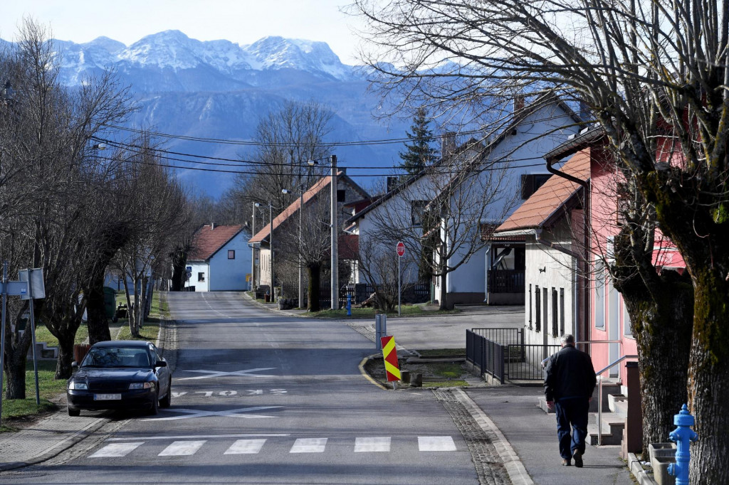 &lt;p&gt;Lovinac, 160124. Opcina Lovinac smjestena je u Lickom polju i broji oko 1000 stanovnika. Na fotografiji: Lovinac.