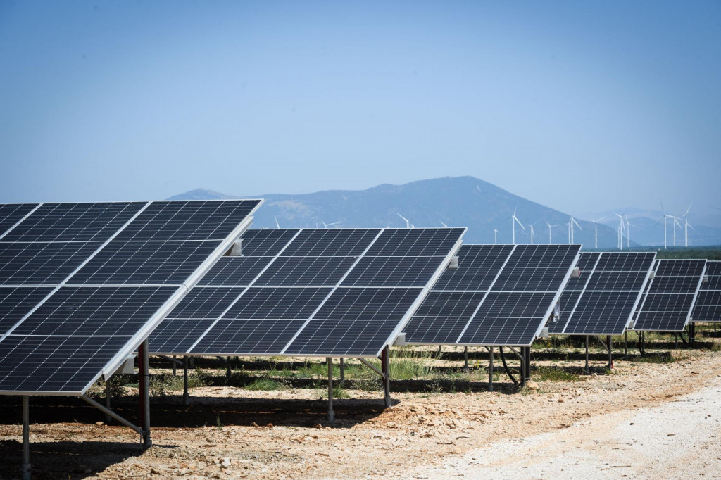 &lt;p&gt;Španjolci u Promini grade najveću solarnu elektranu u Hrvatskoj&lt;/p&gt;