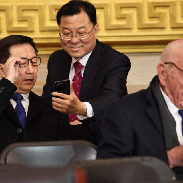 <p>Han Zheng i Rupert Murdoch na inauguraciji</p>