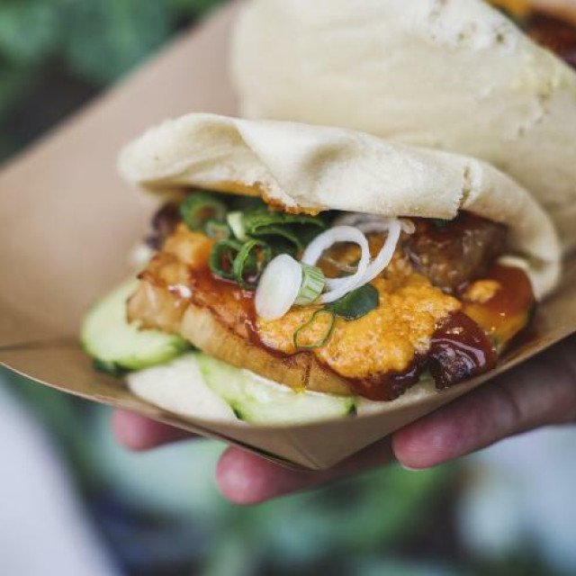 <p>Ilustracija street food</p>