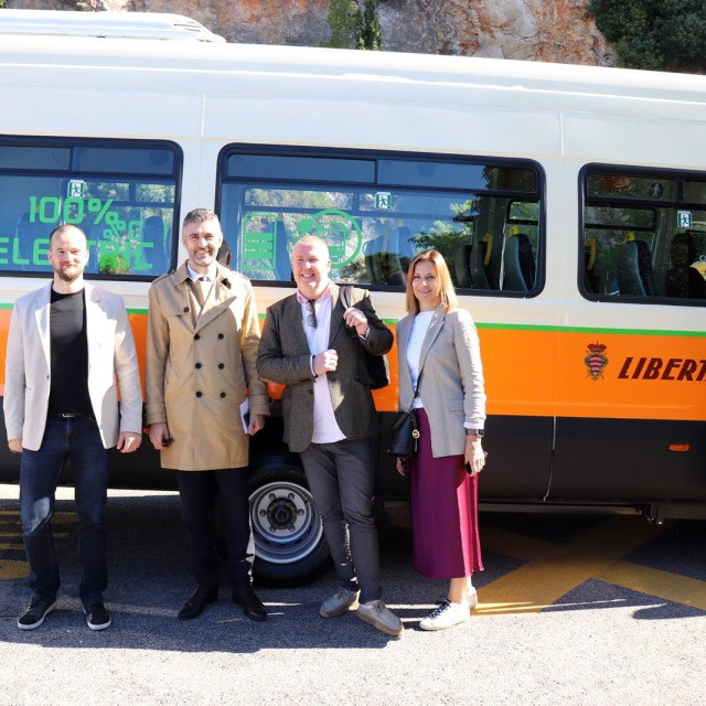 <p>Krenula je nova kružna linija Libertasovog električnog autobusa 8A</p>