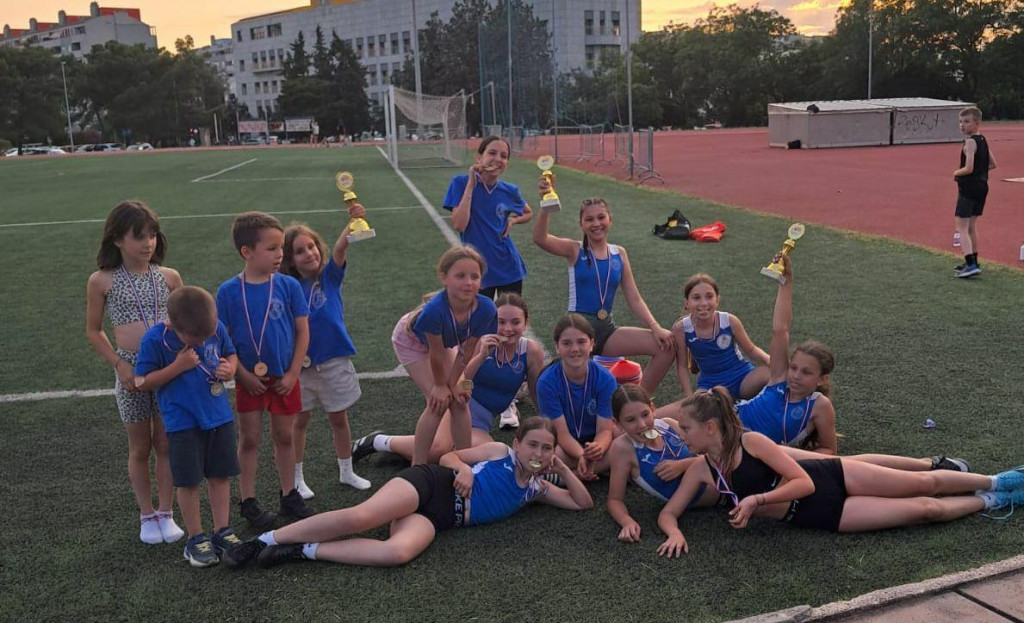 <p>KIDS&lsquo; ATHLETICS</p>