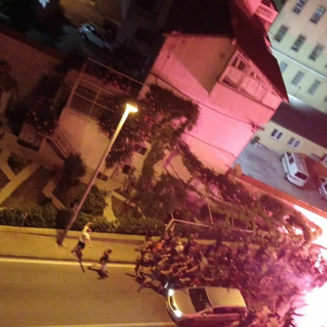 <p>Okupljanje Torcide u &Scaron;ibeniku</p>