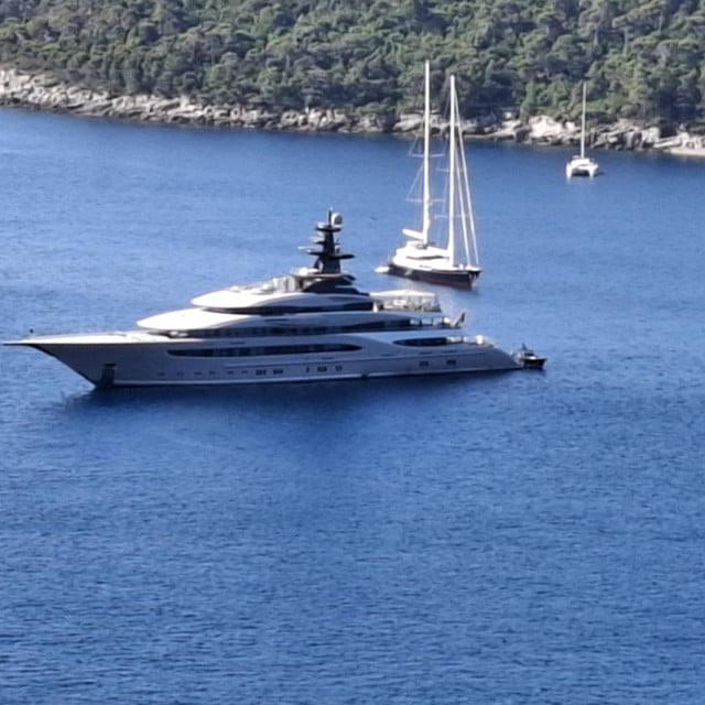<p>Mega jahta Whisper u Dubrovniku</p>