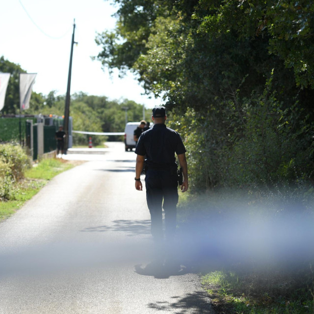 <p>Policijski očevid na mjestu događaja u Bri&scaron;evu</p>