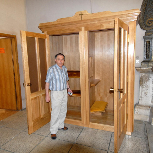 <p>Fra Luka Prcela snimljen 2006. u crkvi svetog Dominika na Pazaru&nbsp;</p>