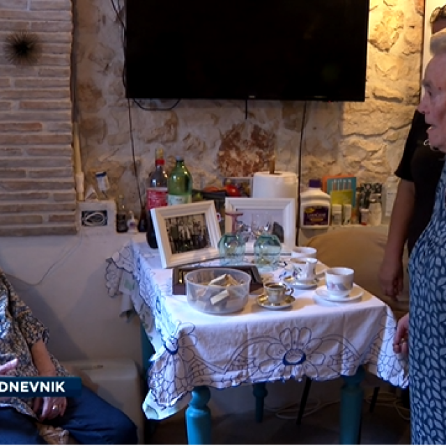 <p>Viktorija i Lucija<br>
Screenshot HRT</p>