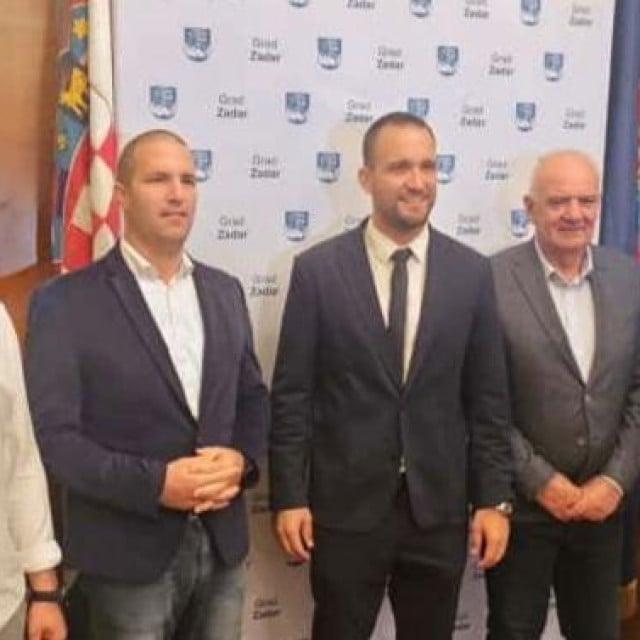 <p>Poptisivanje ugovora u gradskoj upravi</p>