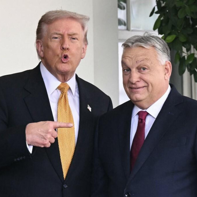 <p>Trump: Ovo je moj čoek!</p>