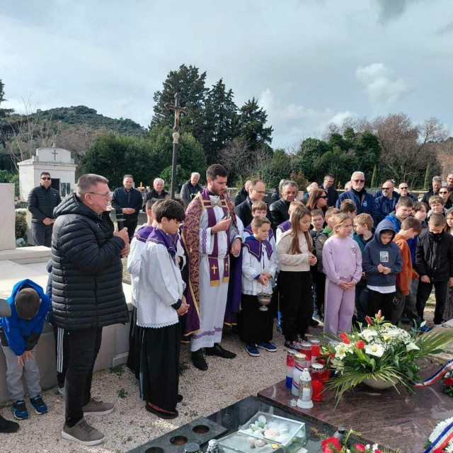 <p>Misa zadu&scaron;nica u Salima za Daniela Grbina</p>