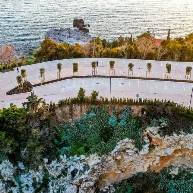 <p>Parking Gradac</p>