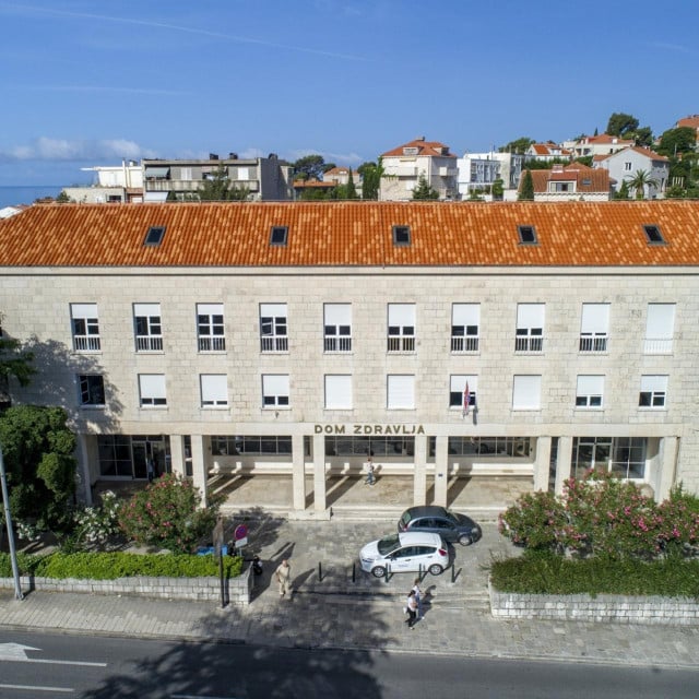 <p>Dr. Pavo Vukasović vi&scaron;e nije vezan ugovornom obvezom s HZZO-om</p>