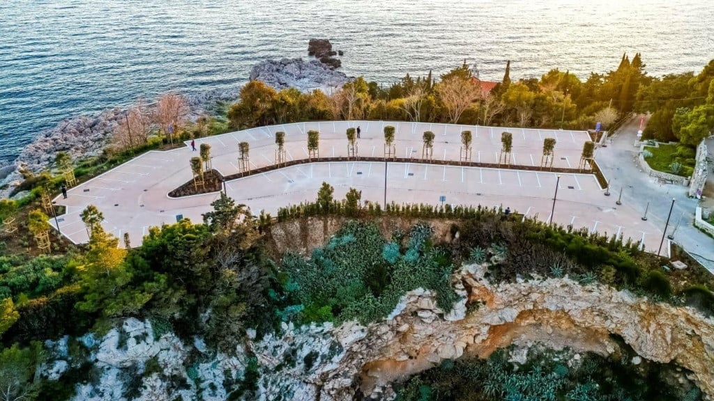 <p>Parking Gradac</p>