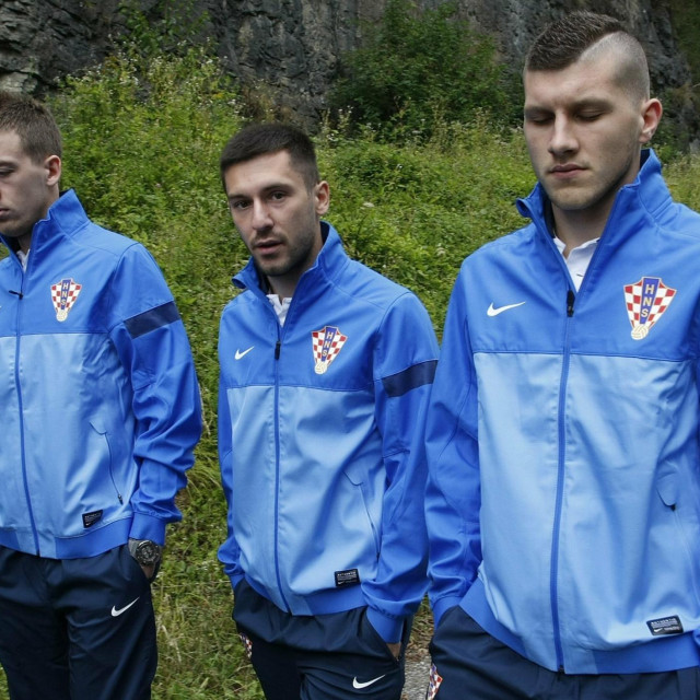 <p>Feldkirch, Austrija, 2013. godine.<br>
Hrvatska nogometna reprezentacija igrala je&nbsp;prijateljsku nogometnu utakmicu protiv Lihten&scaron;tajna u Vaduzu.<br>
Mario Maloča, Hrvoje Milić&nbsp;i Ante Rebić.</p>