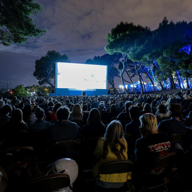 <p>Ljetno kino Bačvice</p>