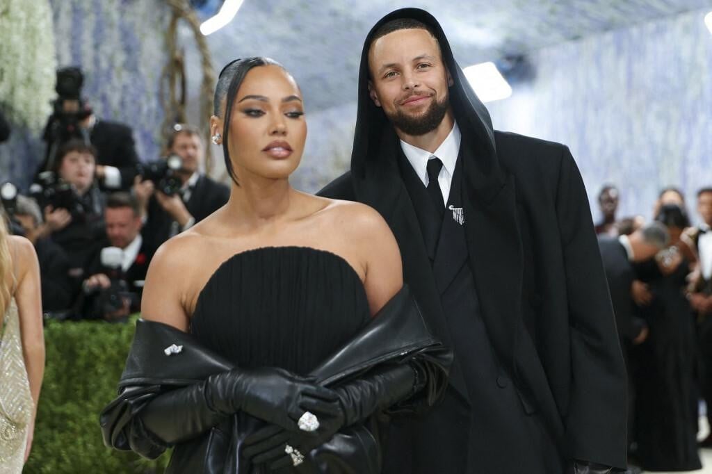<p>Stephen Curry i supruga&nbsp;Ayesha</p>