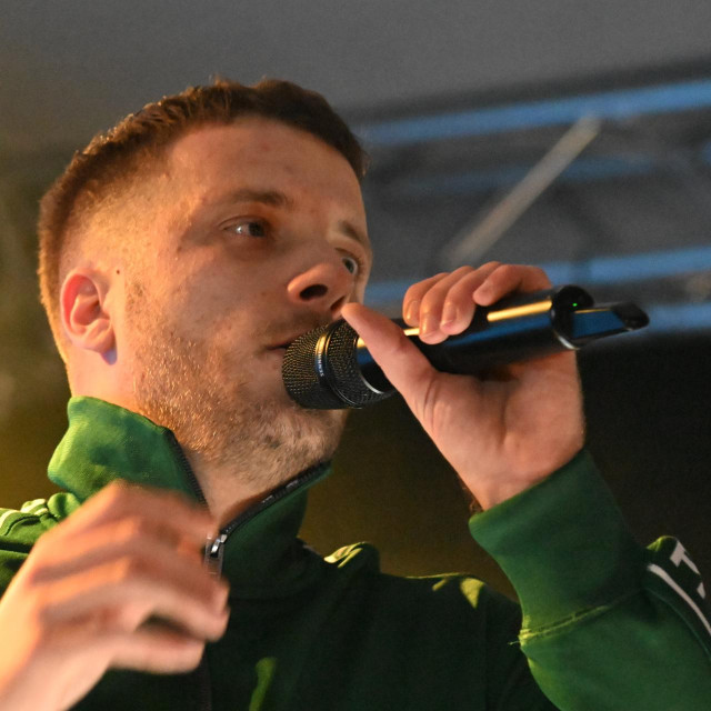 <p>Gr&scaron;e na nastupu</p>