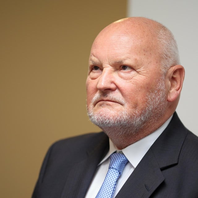 <p>Zagreb, 120724.<br>
Predsjednik HOO-a Zlatko Matesa primio premijera Plenkovica i ministre u novim prostorima HOO-a u Odranskoj ulici.<br>
Na fotografiji: Zlatko Matesa.<br>