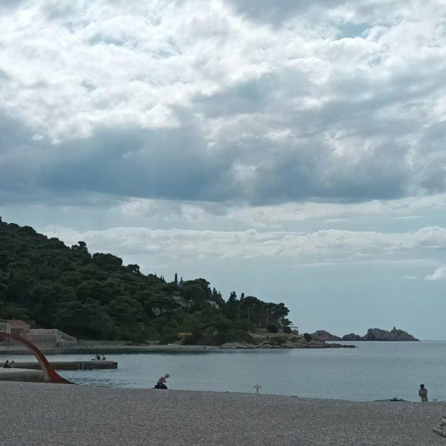 <p>Uvala Sumratin i ovu sezonu dočekuje nespremna za goste</p>