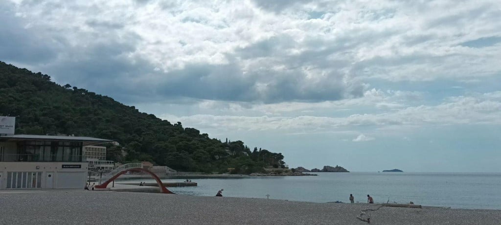 <p>Uvala Sumratin i ovu sezonu dočekuje nespremna za goste</p>