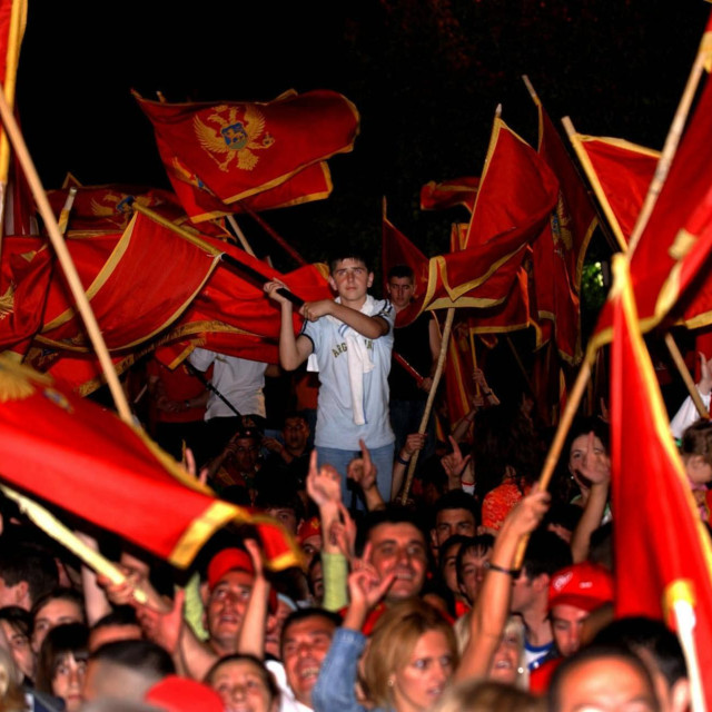 <p>Slavlje nakon objave rezultata refernduma 2006.&nbsp;<br>
&nbsp;</p>