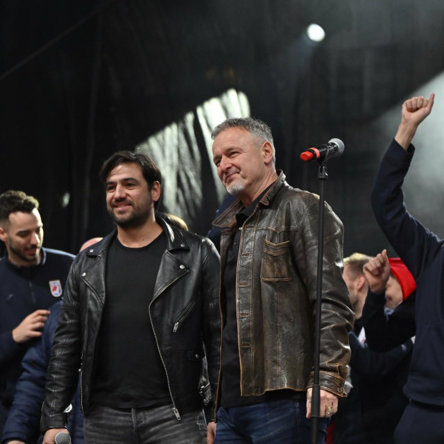 <p>Antonio Maričević i&nbsp;Marko Perković&nbsp;Thompson na dočeku hrvatskih rukometa&scaron;a</p>