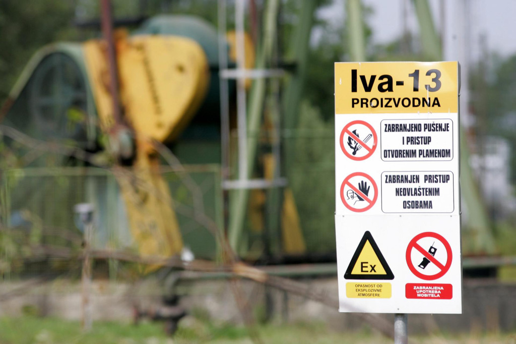 <p>Hoće li država inzistiranjem na rezervama nafte i plina i traženjem sanacije bu&scaron;otina vratiti INA-u u svoje vlasni&scaron;tvo?!</p>