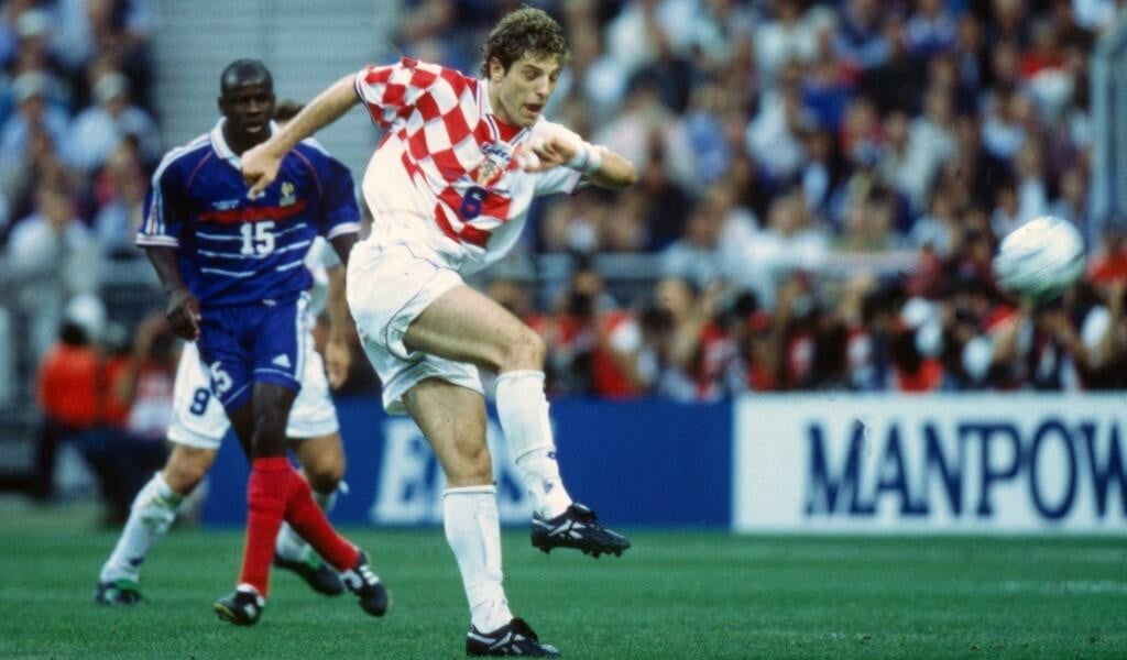 <p>Slaven Bilić na polufinalu SP-a s Francuskom 1998., u pozadini krvnik Hrvatske Lilian Thuram</p>