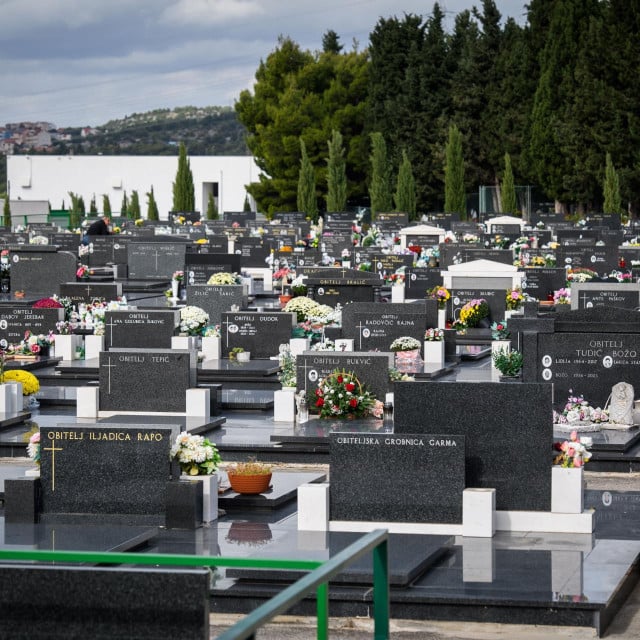 <p>Slijede velike promjene u upravljanju &scaron;ibenskim grobljima</p>