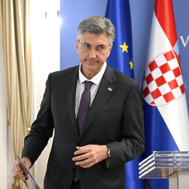 <p>Iako nastoji ostaviti dojam odmjerene i staložene osobe, fitilj je kratak, a rječnik sve o&scaron;triji</p>