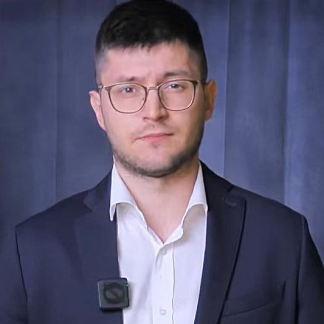 <p>Kre&scaron;imir Rotim&nbsp;(Most) -&nbsp;&nbsp;on bi&nbsp;vi&scaron;e volio da turistička sezona bude i za 20 posto lo&scaron;ija te da propadnu pojedini restorani i kafići, nego da se nastavi s masovnim uvozom stranih radnika</p>