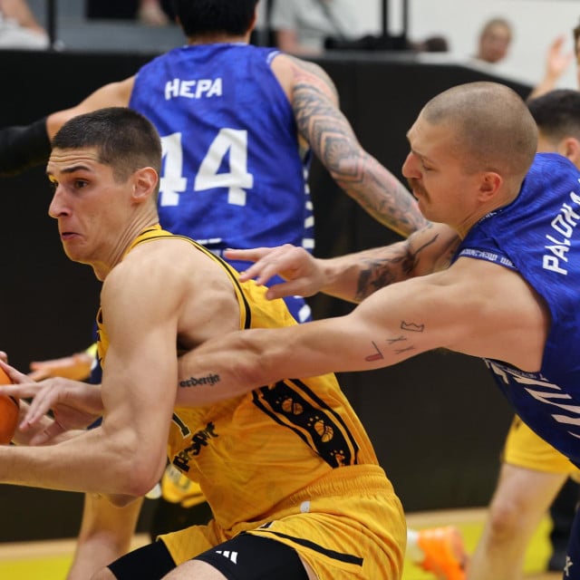 <p>Okr&scaron;aj Sikirića (Split) i Palokaja (Cibona)</p>