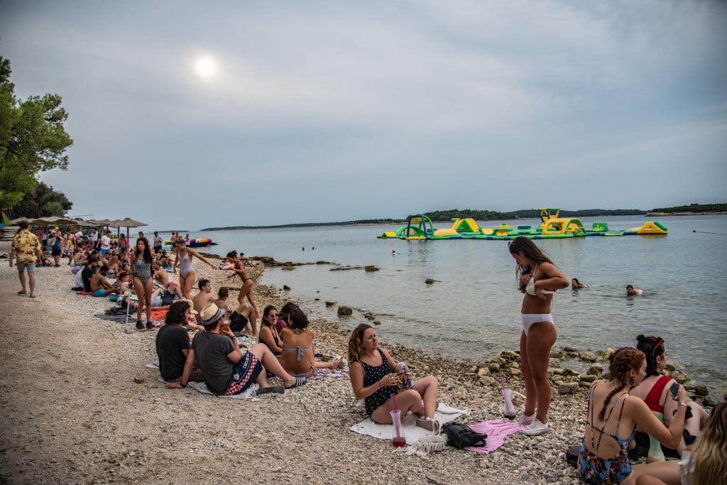 <p>Austrijska turistkinja neugodno se iznenadila na plaži u Istri (ilustracija)&nbsp;</p>