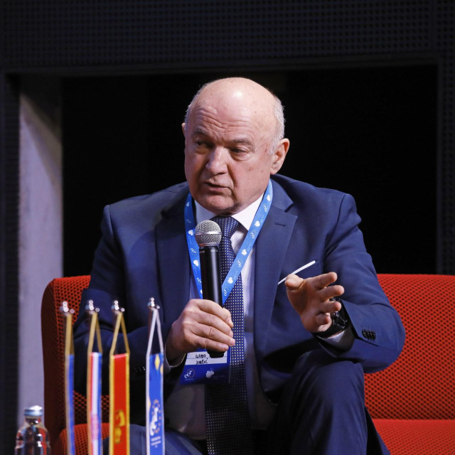 <p>Ljubo Jurčić:&nbsp;&lsquo;Imat ćemo sankcije zbog prekomjernog deficita i onda će upravljanje na&scaron;om ekonomijom preuzeti europski činovnici&lsquo;</p>