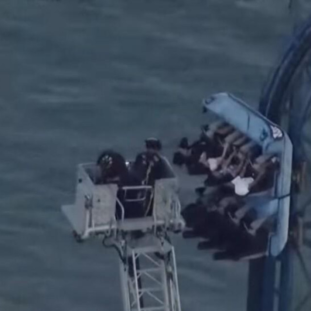 <p>Spa&scaron;avanje na roller coasteru</p>