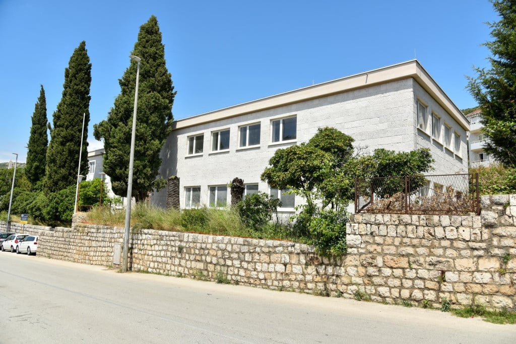 <p>DV Dubrovnik, 140524. Zgrada Prometne postaje policije PU dubrovacko-neretvanske u Gruzu.