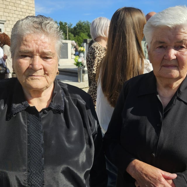 <p>Majke poginulih branitelja iz Maljkova kod Hrvaca</p>